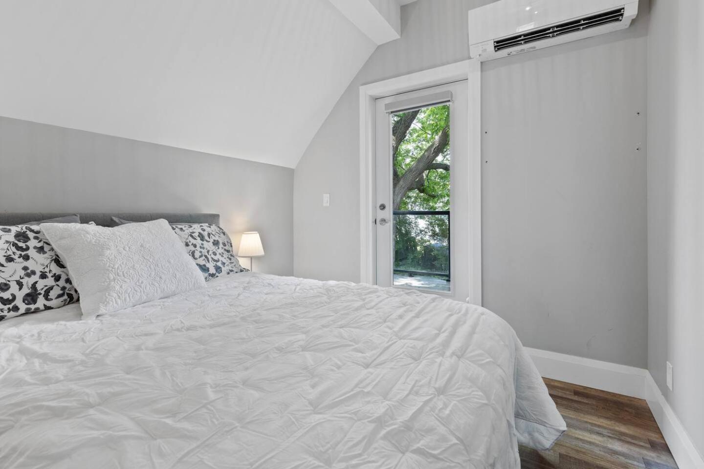 קיטצ'נר Entire 1 Bedroom Apartment Across From Google - Br5 מראה חיצוני תמונה